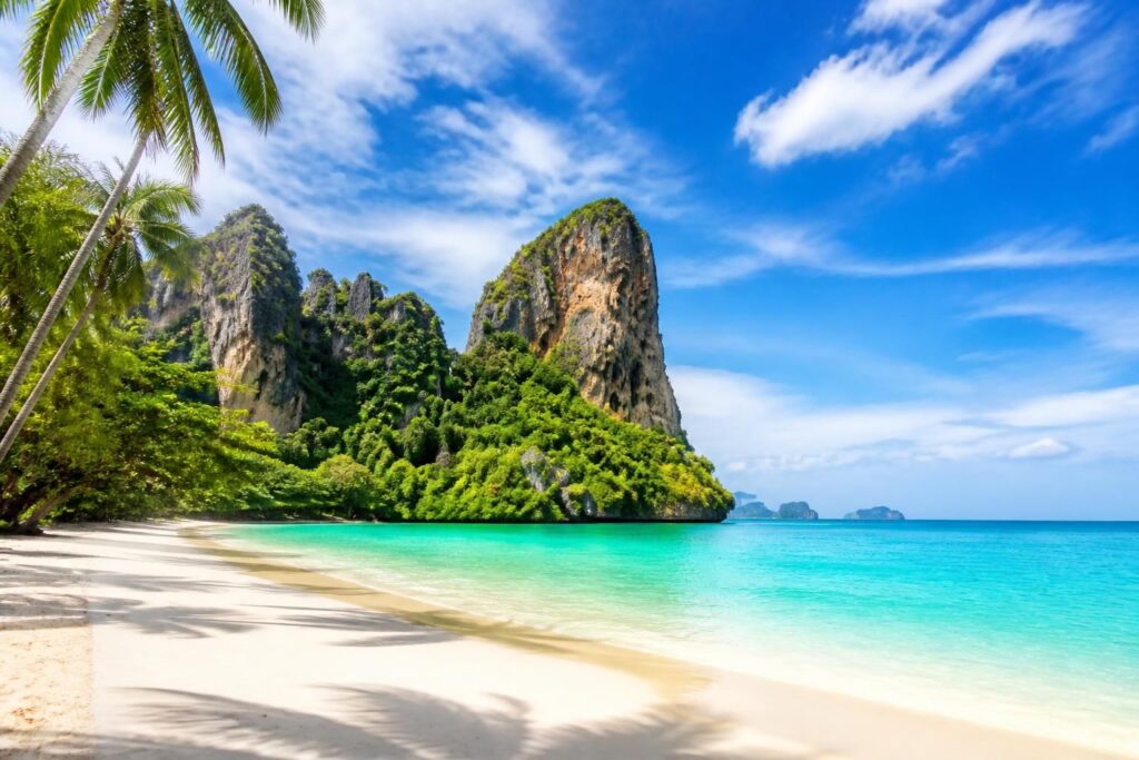 découvrez notre sélection des plus belles îles en thaïlande, des destinations paradisiaques idéales pour des vacances inoubliables entre plages de rêve, eaux turquoise et nature préservée.