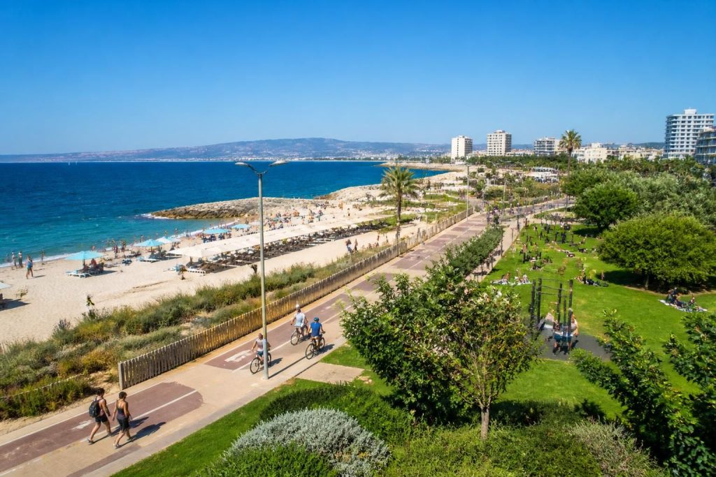 découvrez le parc balnéaire du prado à marseille, un lieu idéal pour des loisirs et moments de détente en bord de mer, avec plages, espaces verts et activités pour toute la famille.